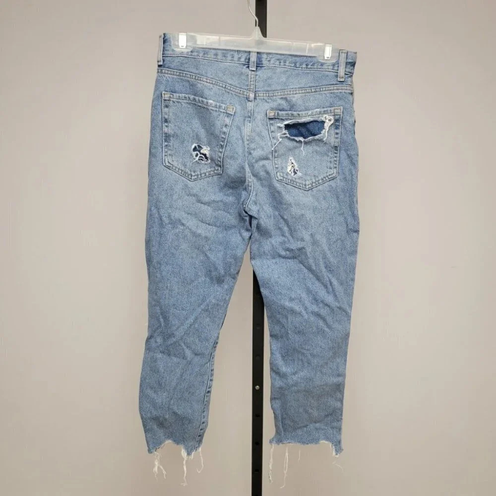 FOREVER 21 High Rise Distressed Jeans - Picture 3 of 4